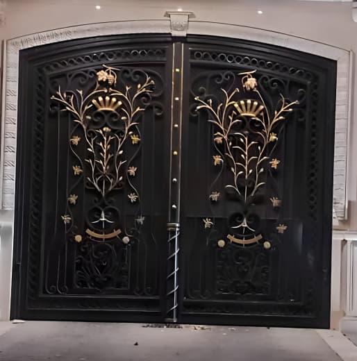 انواع درب فلزی: از ساده تا مدرن
