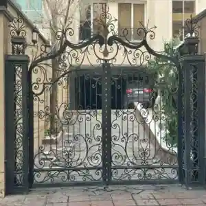 نکات خرید درب حیاط ساختمان لوکس