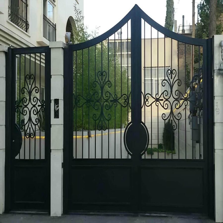 طراحی و ساخت درب پارکینگ فلزی