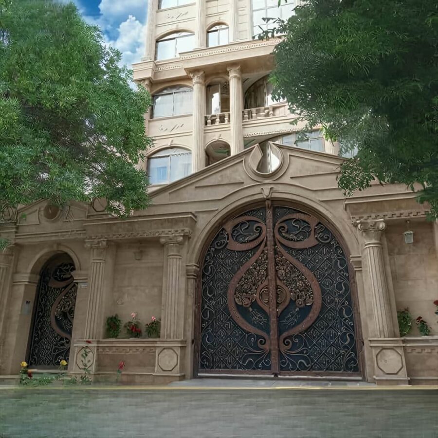 درب فلزی دسته گل فرفورژه لوکس