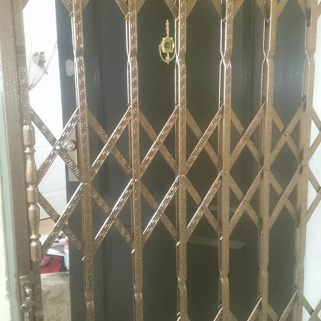 قیمت درب آکاردئونی سه گل در بوشهر