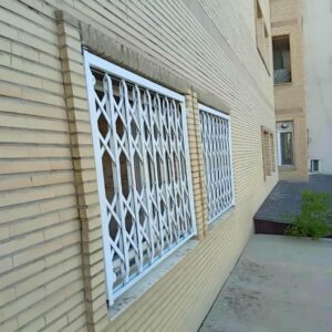 درب آکاردئونی در محمودآباد