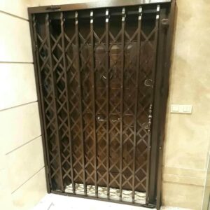 درب آکاردئونی در بوشهر
