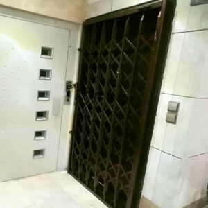 درب آکاردئونی در اشتهارد