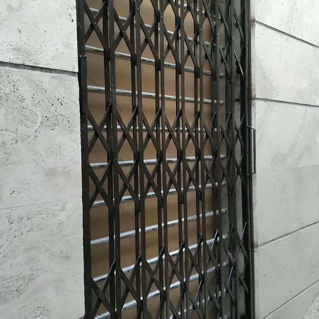 کارخانه درب آکاردئونی دوگل در چالوس