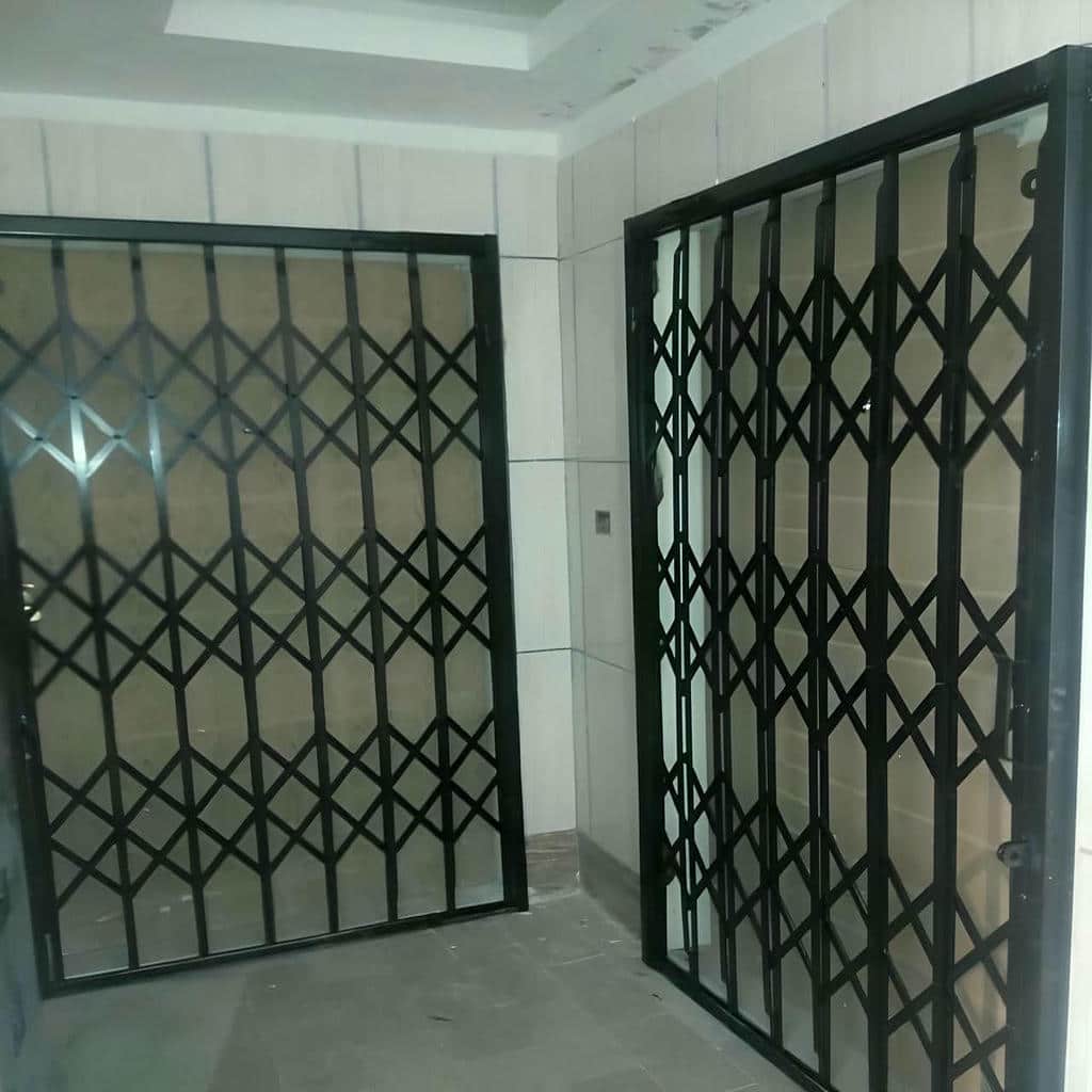 کارخانه درب آکاردئونی دوگل در اصفهان