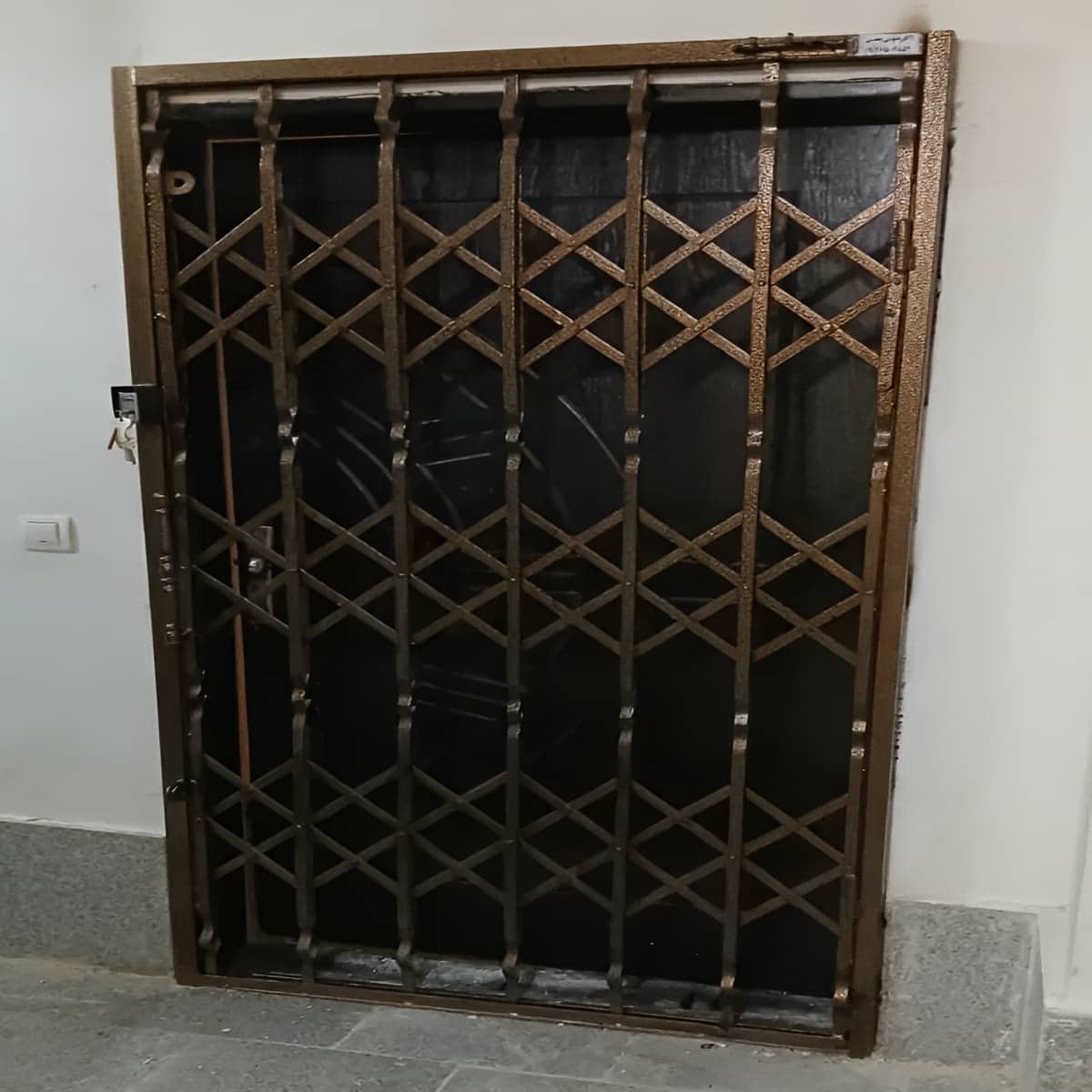 درب آکاردئونی در مهرشهر کرج