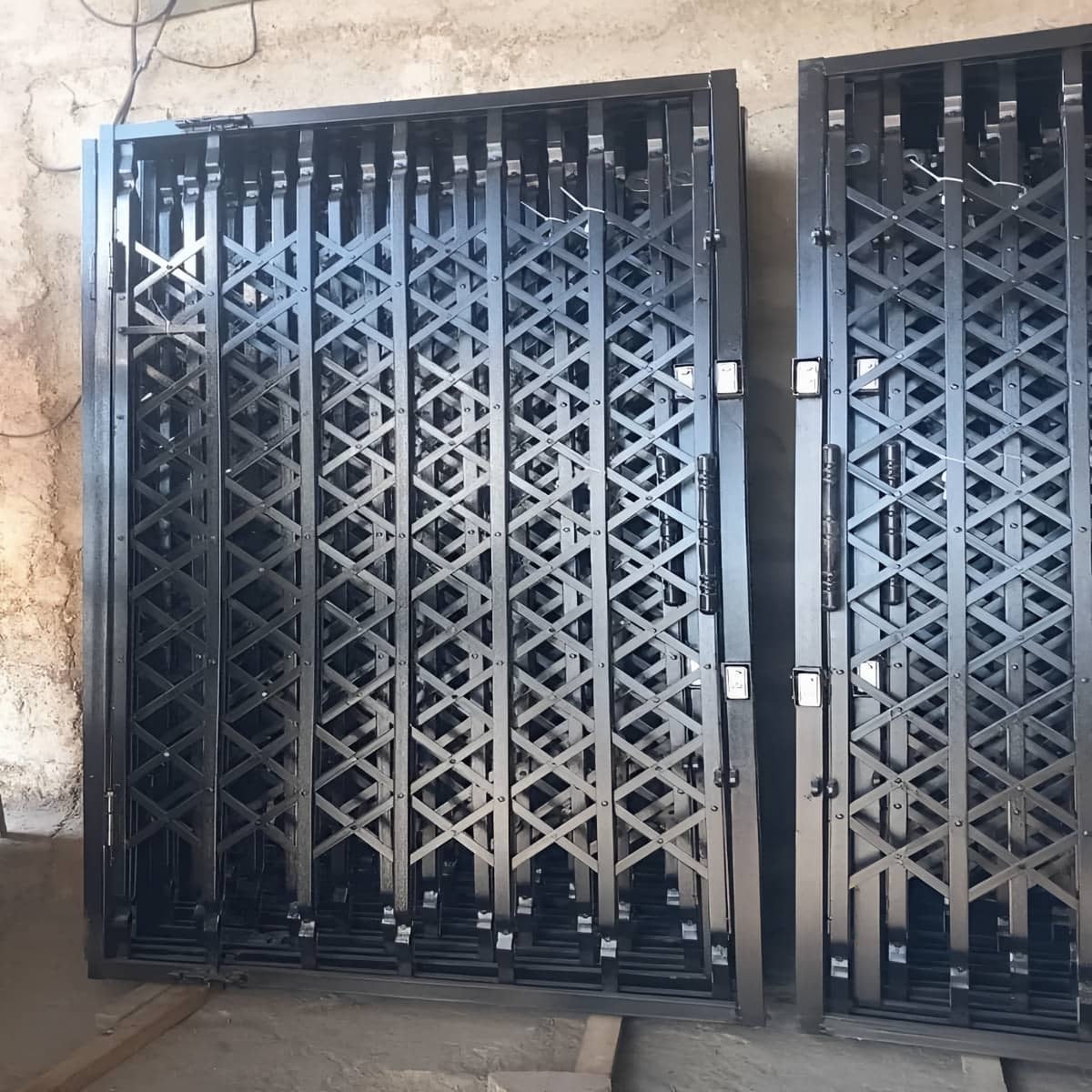 درب آکاردئونی در استان خوزستان
