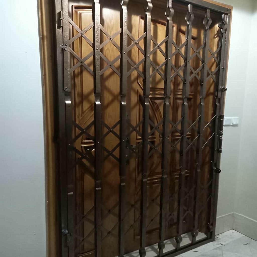 کارخانه درب آکاردئونی دوگل در استان مازندران