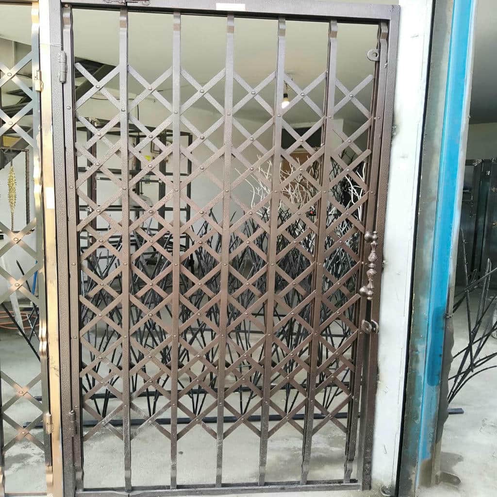 درب آکاردئونی در آبادان