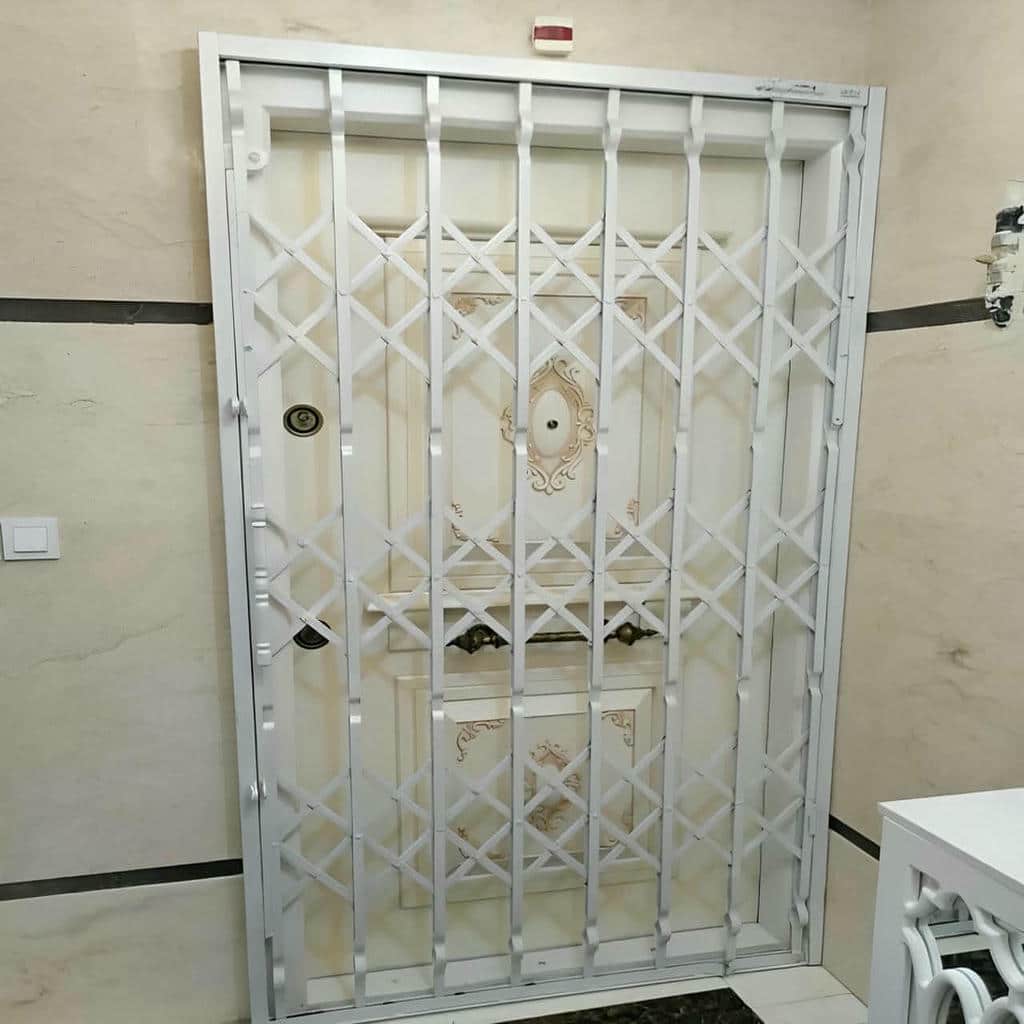 کارخانه درب آکاردئونی دوگل در کاشان