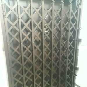 درب آکاردئونی در سنندج