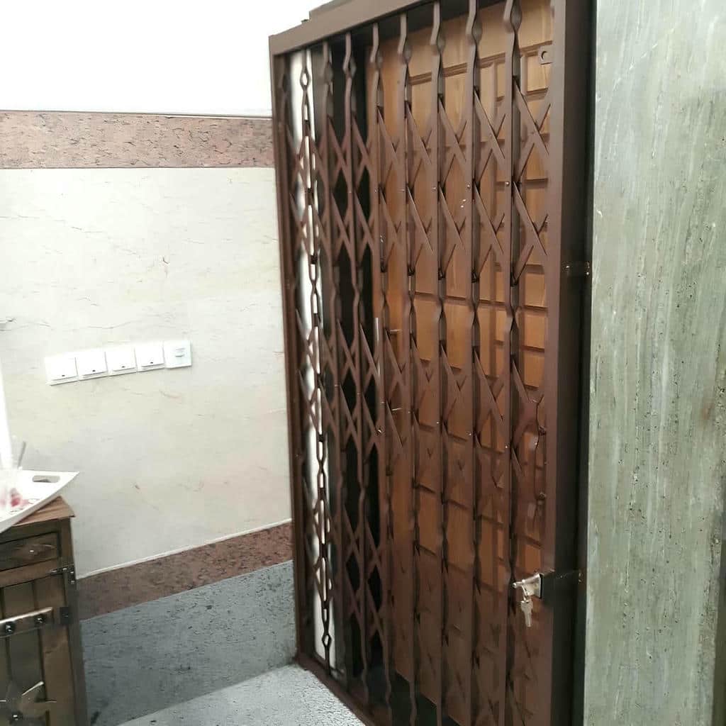 فروش درب آکاردئونی حفاظ پشت درب در لواسان