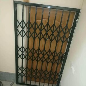 درب آکاردئونی در لواسان