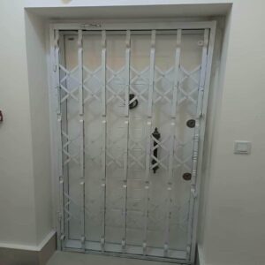 درب آکاردئونی در تبریز