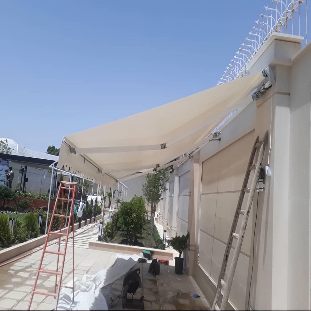 نصب سایبان برقی اتوماتیک پارچه ضدآب در لواسان