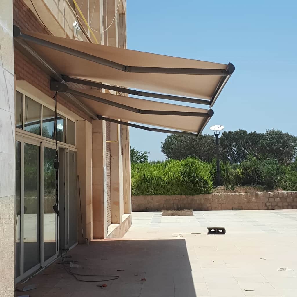 نصب سایبان برقی اتوماتیک پارچه ضد UV در ساوه