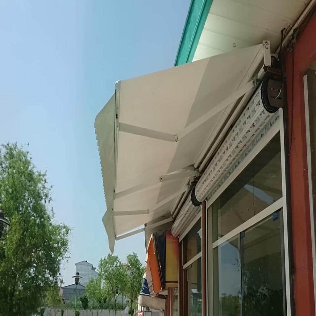 نصب سایبان برقی اتوماتیک پارچه ضدآب در اهواز