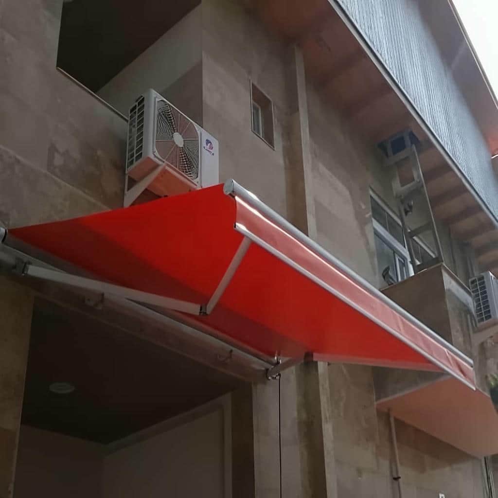 نصب سایبان برقی اتوماتیک پارچه ضد UV در همدان