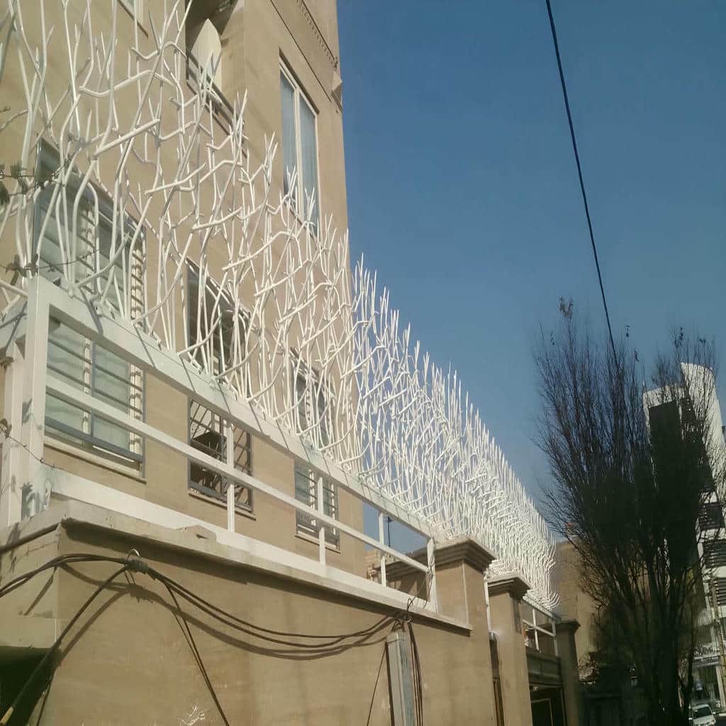نصب حفاظ شاخ گوزنی دیوار ویلا در عظیمیه کرج