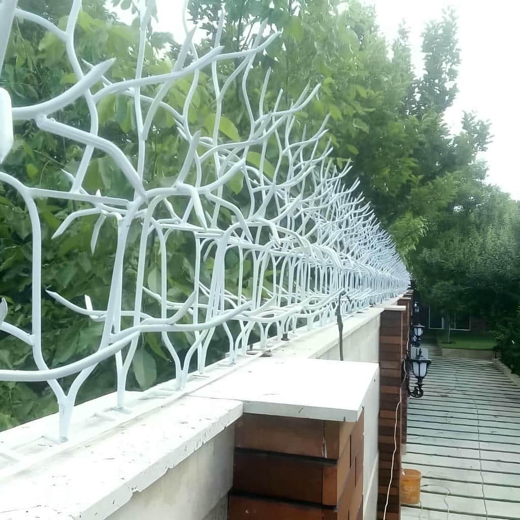 نصب حفاظ شاخ گوزنی ورودی پارکینگ در اهواز