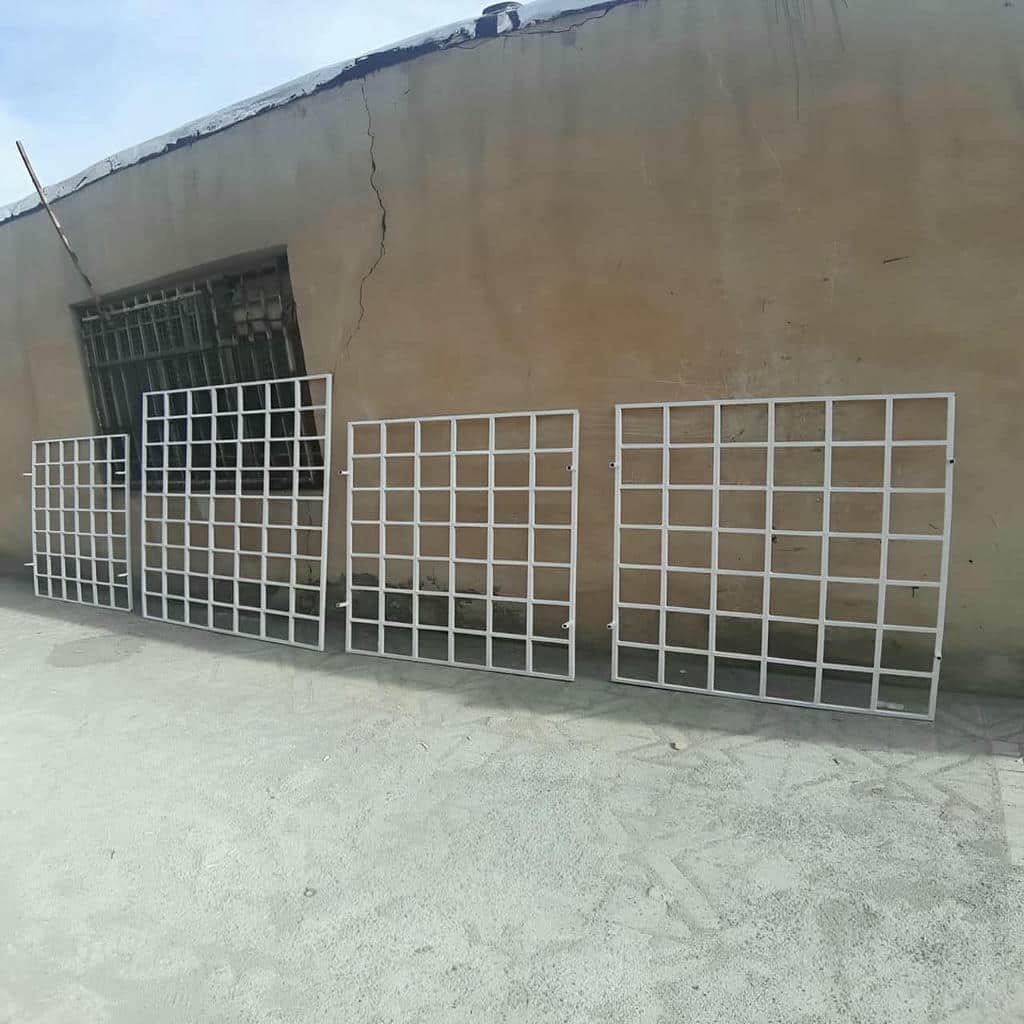 حفاظ پنجره در زاهدان