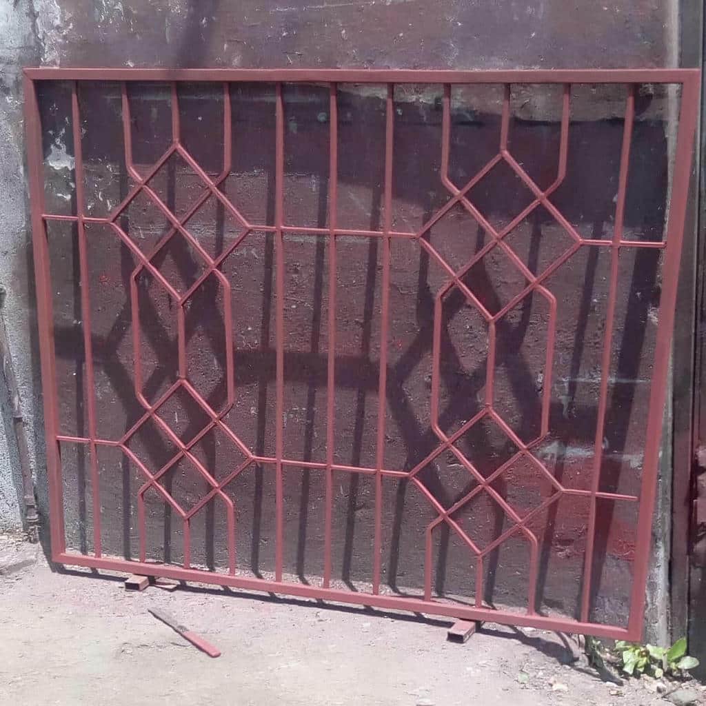 نصب حفاظ پنجره ساختمان فرفورژه در نوشهر