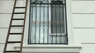 حفاظ پنجره ساختمان در باغ عباس‌آباد
