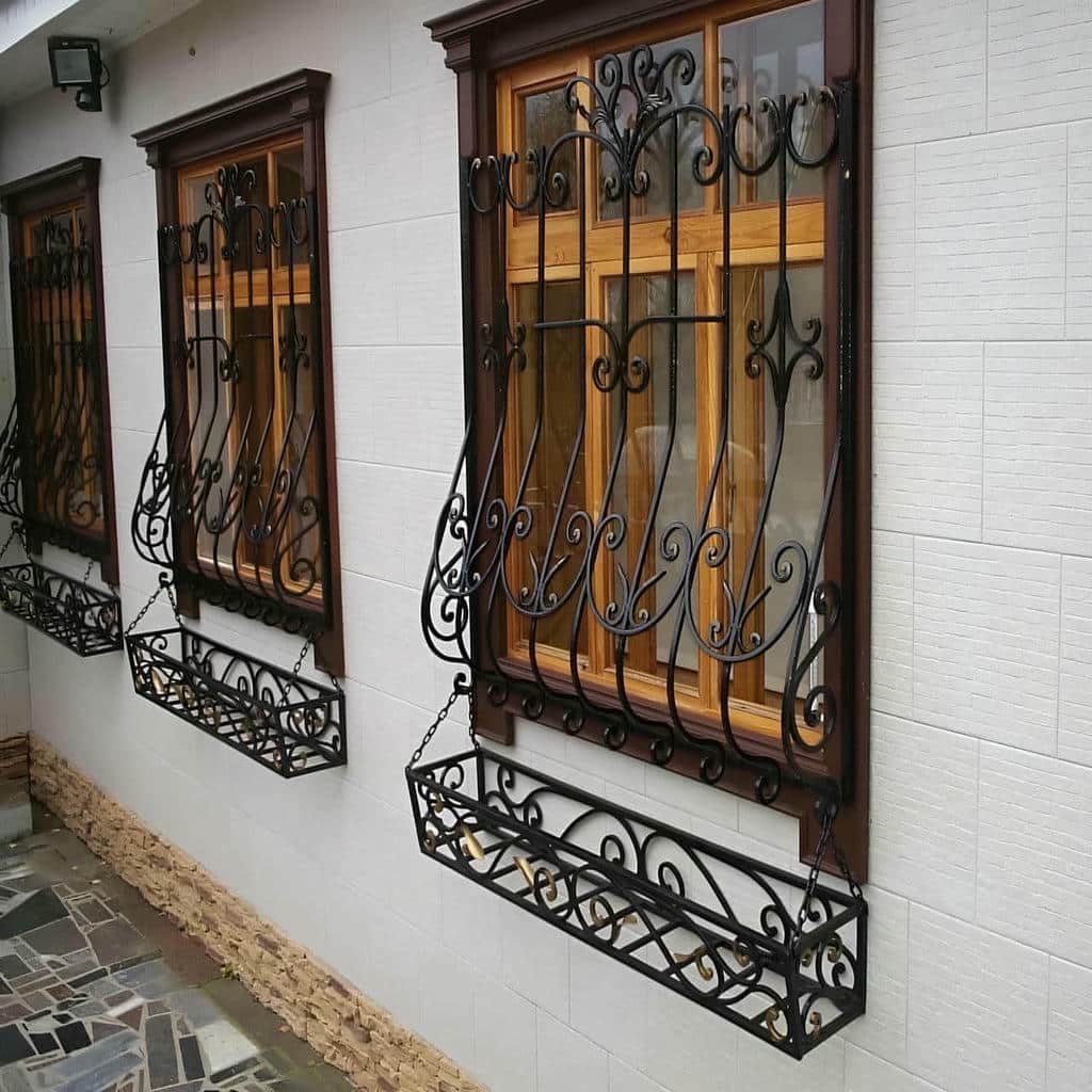 نصب حفاظ پنجره ساختمان فرفورژه در بوشهر