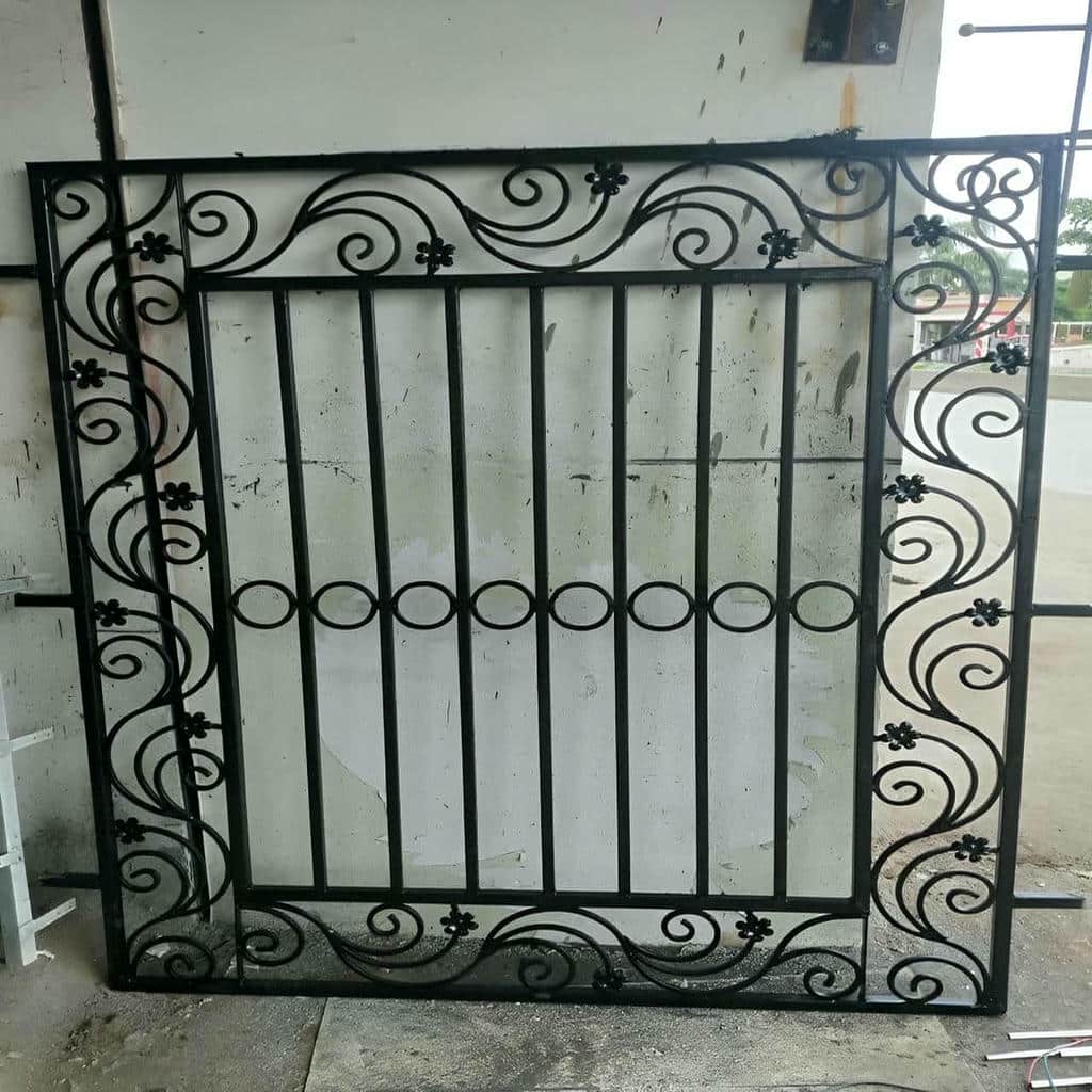 نصب حفاظ پنجره ساده در نیشابور