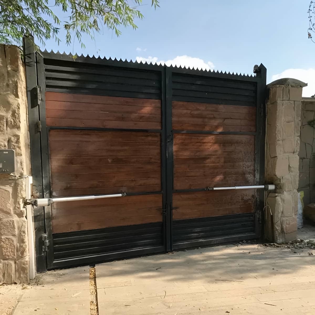 جک درب برقی پارکینگ در ارومیه