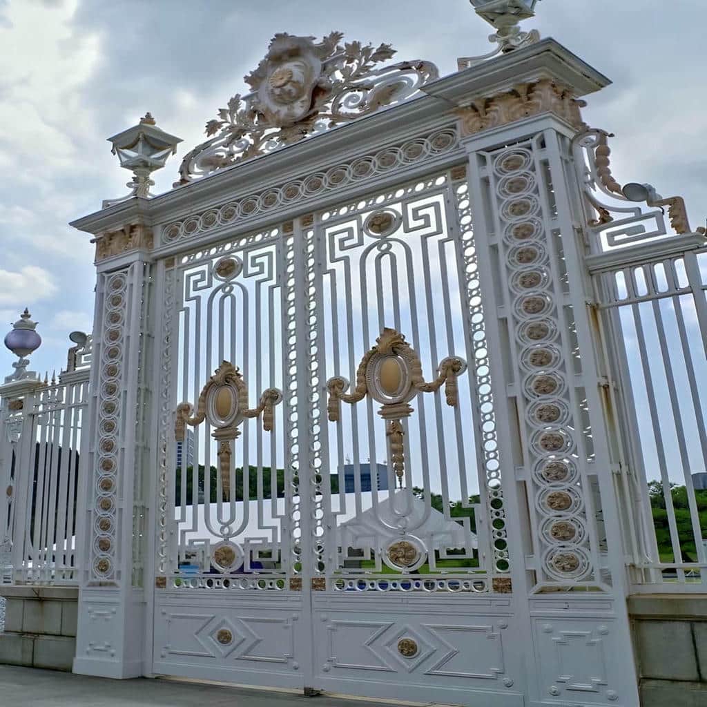 خرید درب حیاط فلزی پروفیل سنگین در اصفهان