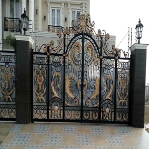 درب حیاط فلزی در بندر دیلم