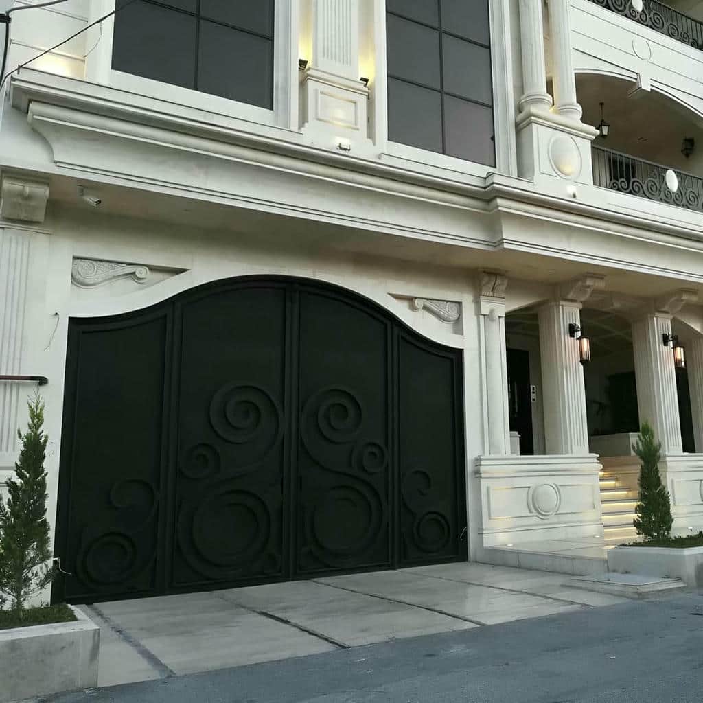 خرید درب حیاط فلزی فرفورژه در نوشهر
