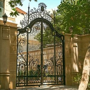 درب حیاط فلزی در شیراز