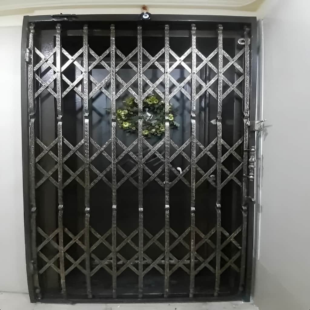 درب آکاردئونی ضد سرقت با فریم تراز شده