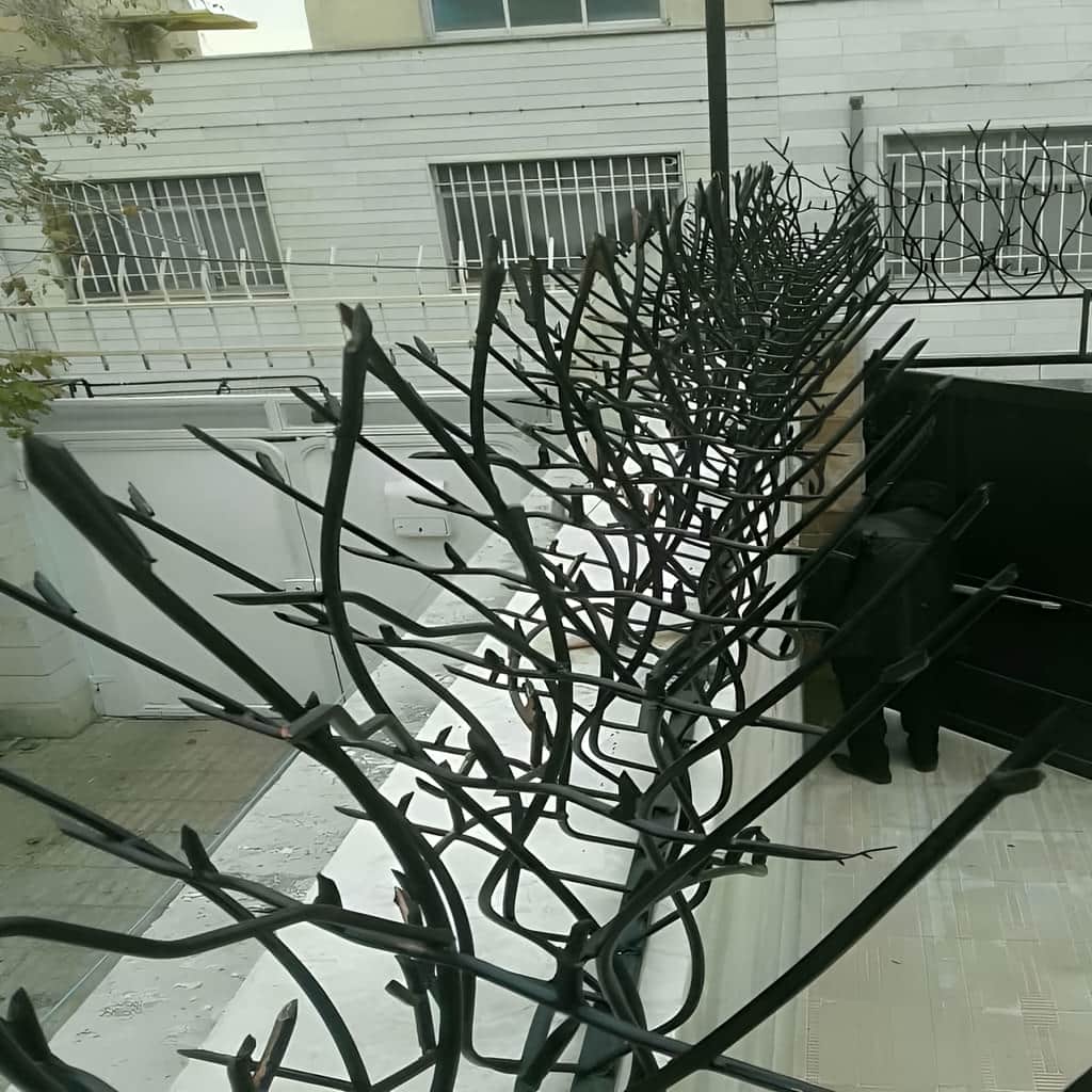 حفاظ روی دیوار با برش دقیق میلگرد