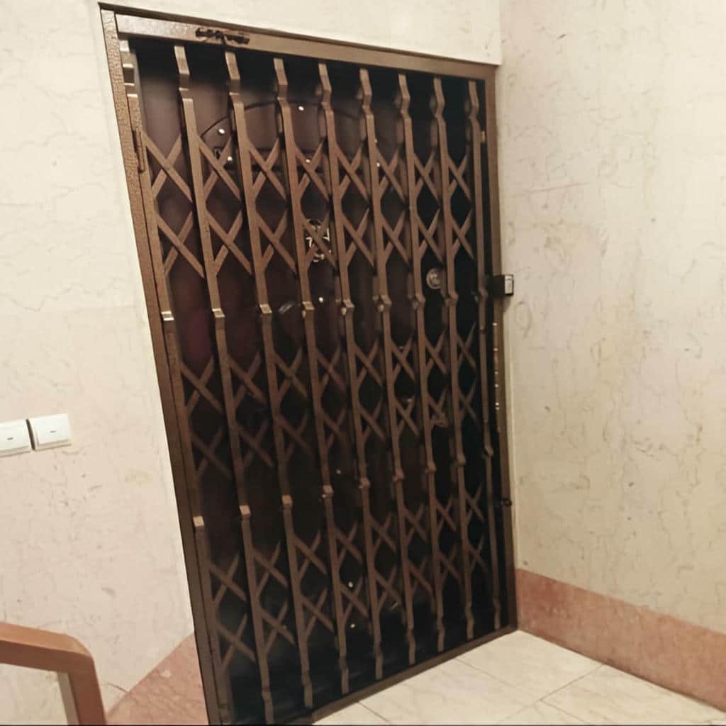 درب آکاردئونی ضد سرقت با پروفیل محکم