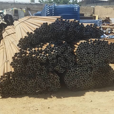 داربست حفاظتی برای حصار موقت دور پروژه داربست حفاظتی و ایمنی برای حصار، راهرو سرپوشیده و جان پناه