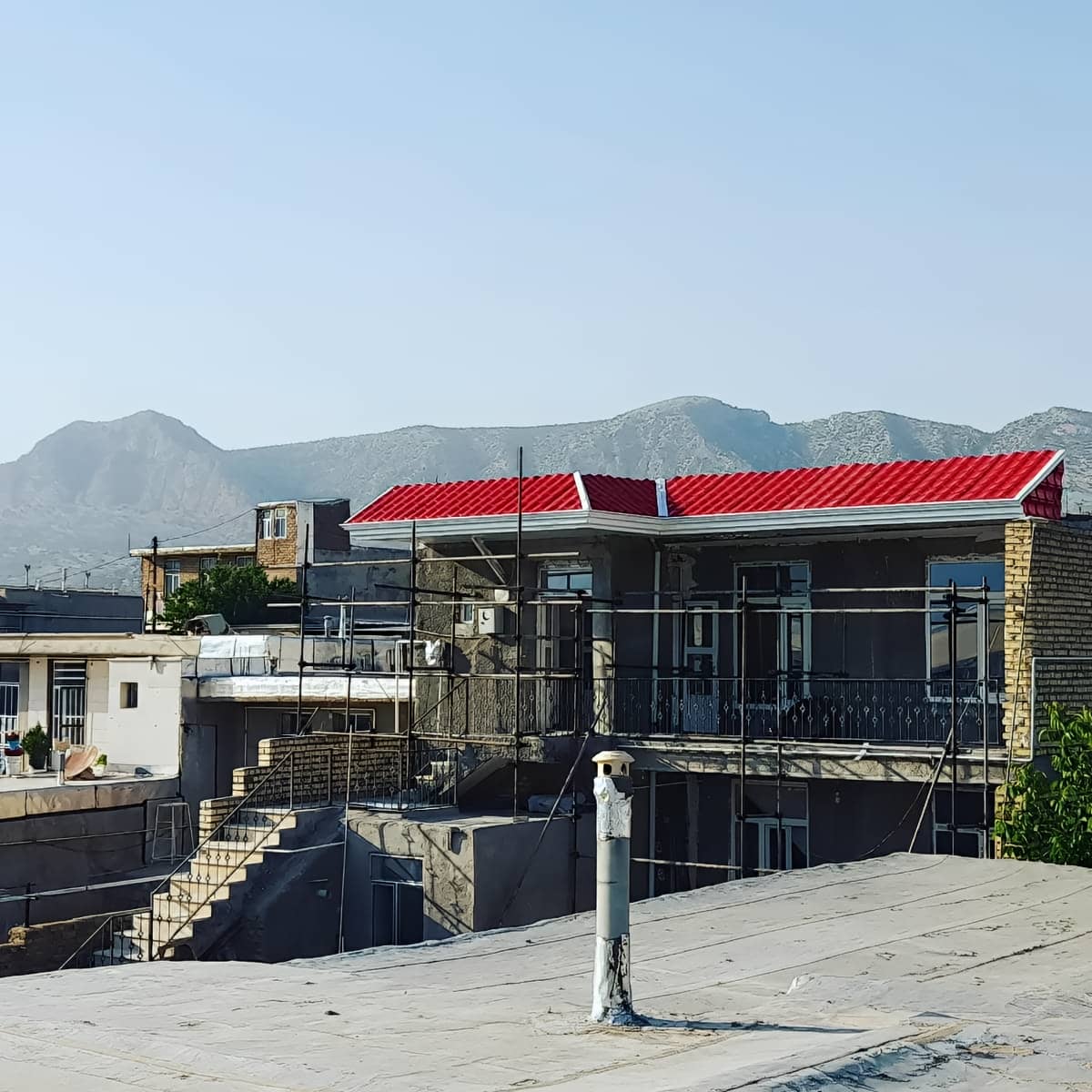 آردواز دکوراتیو با فرم زیبا برای ورودی آردواز دکوراتیو نما و محوطه