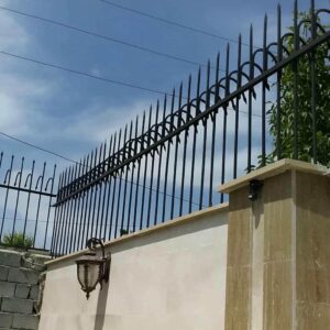 حفاظ سرنیزه ای فلزی؛ انتخابی مقاوم و کلاسیک برای روی دیوار