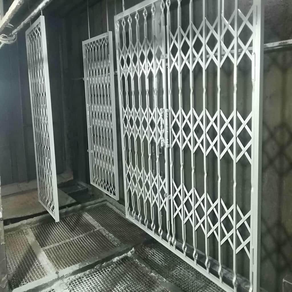 خرید حفاظ درب آپارتمان ضد دیلم هماهنگ با نمای ورودی