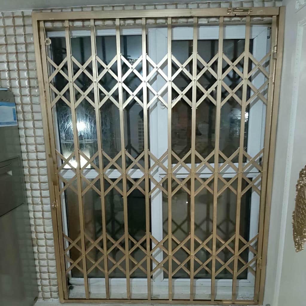 حفاظ آکاردئونی کم جا راهرو سه گل با فرم متعادل