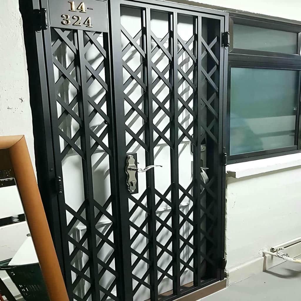 حفاظ آکاردئونی کم جا راهرو چهار گل با نمای رسمی حفاظ آکاردئونی کم جا راهرو چهار گل با نمای رسمی