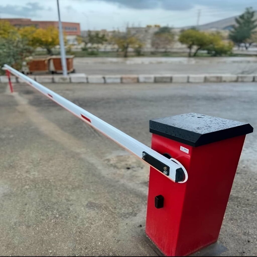 راهبند ورودی شهرک مسکونی با بازوی LED دار راهبند ورودی شهرک مسکونی با بازوی LED دار