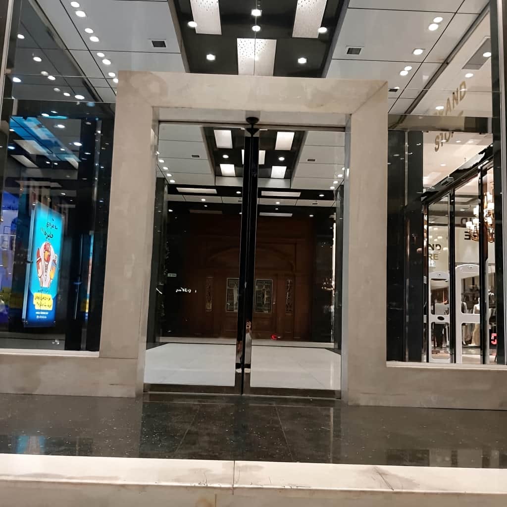 اجرای درب اتوماتیک شیشه ای بانک مدل تلسکوپی اجرای درب اتوماتیک شیشه ای بانک مدل تلسکوپی