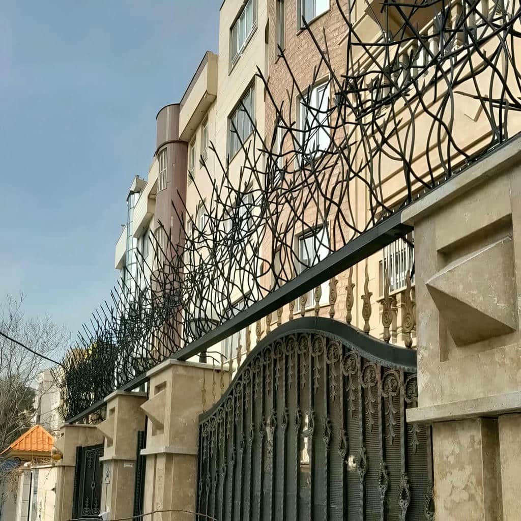 ساخت حفاظ شاخ گوزنی مینیمال برای ساختمان مدرن ساخت حفاظ شاخ گوزنی مینیمال برای ساختمان مدرن