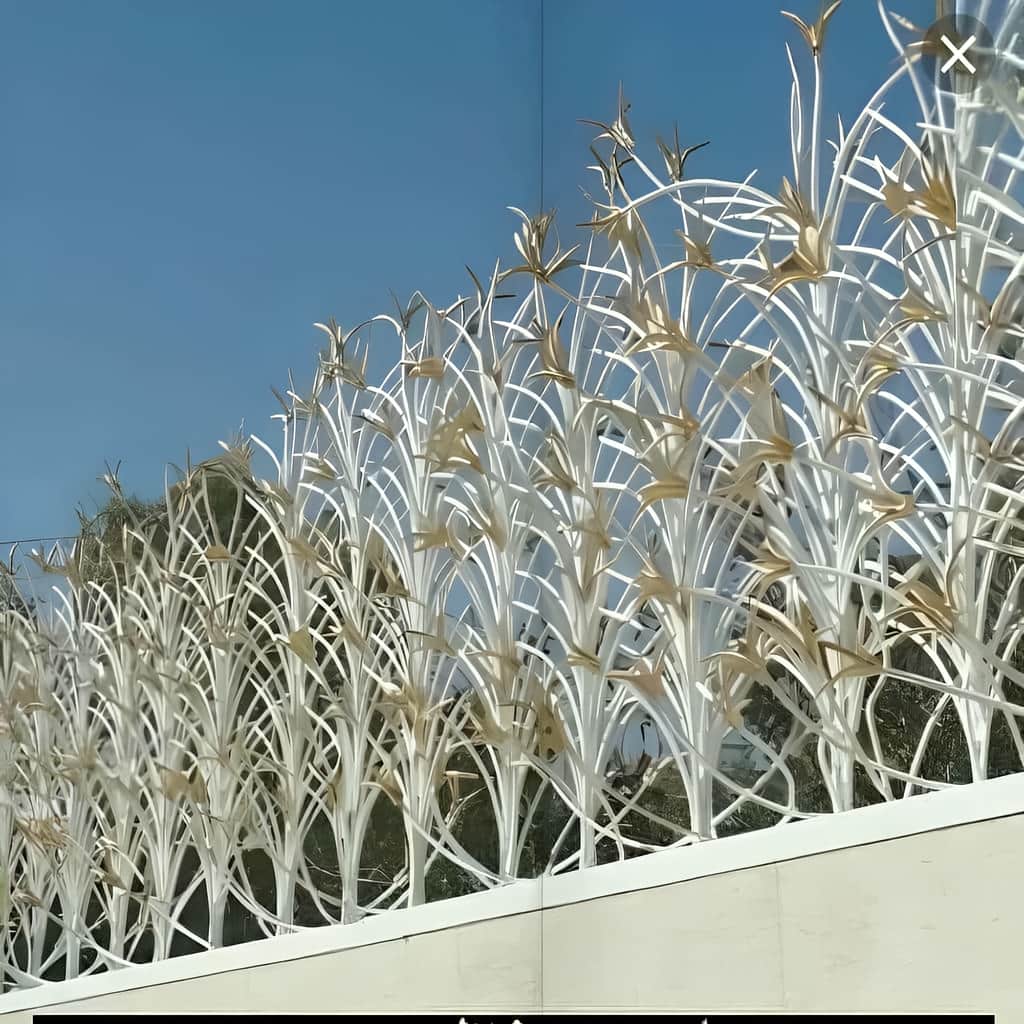 حفاظ دیوار ویلا نمای سنگی با طرح لیلیوم ظریف