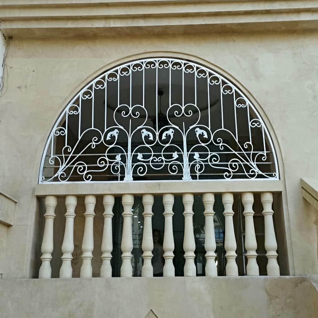 طرح شبکهای حفاظ پنجره آهنی پروفیلی برای نمای ورودی طرح شبکهای حفاظ پنجره آهنی پروفیلی برای نمای ورودی