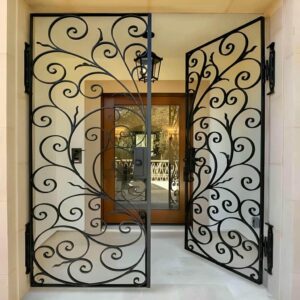 10 مدل درب پارکینگ کلاسیک کتیبه دار